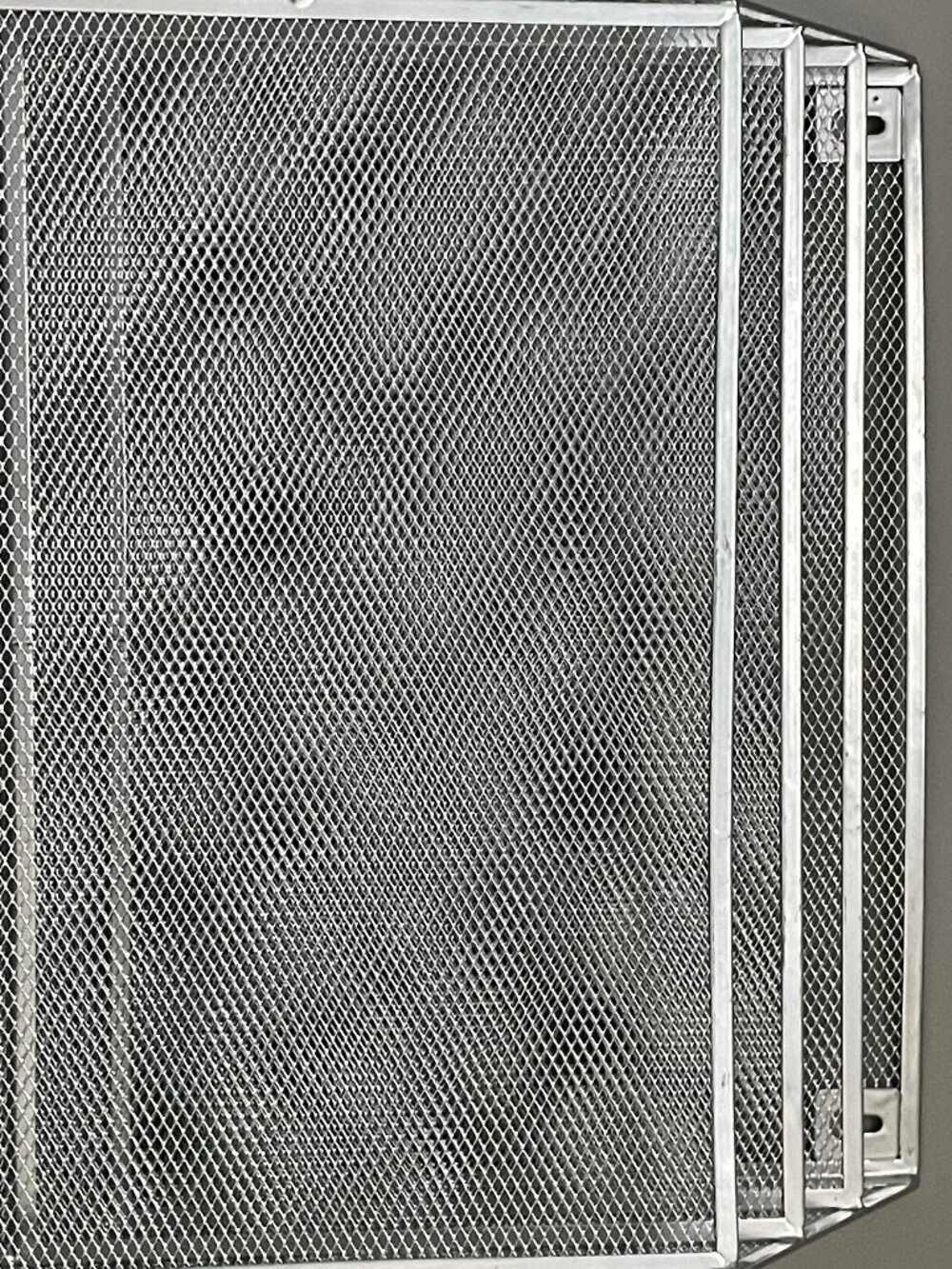 metal mesh wall-mounted file organizer